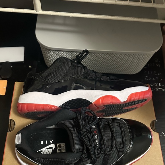 Retro Jordan Bred 11s - Picture 2 of 5